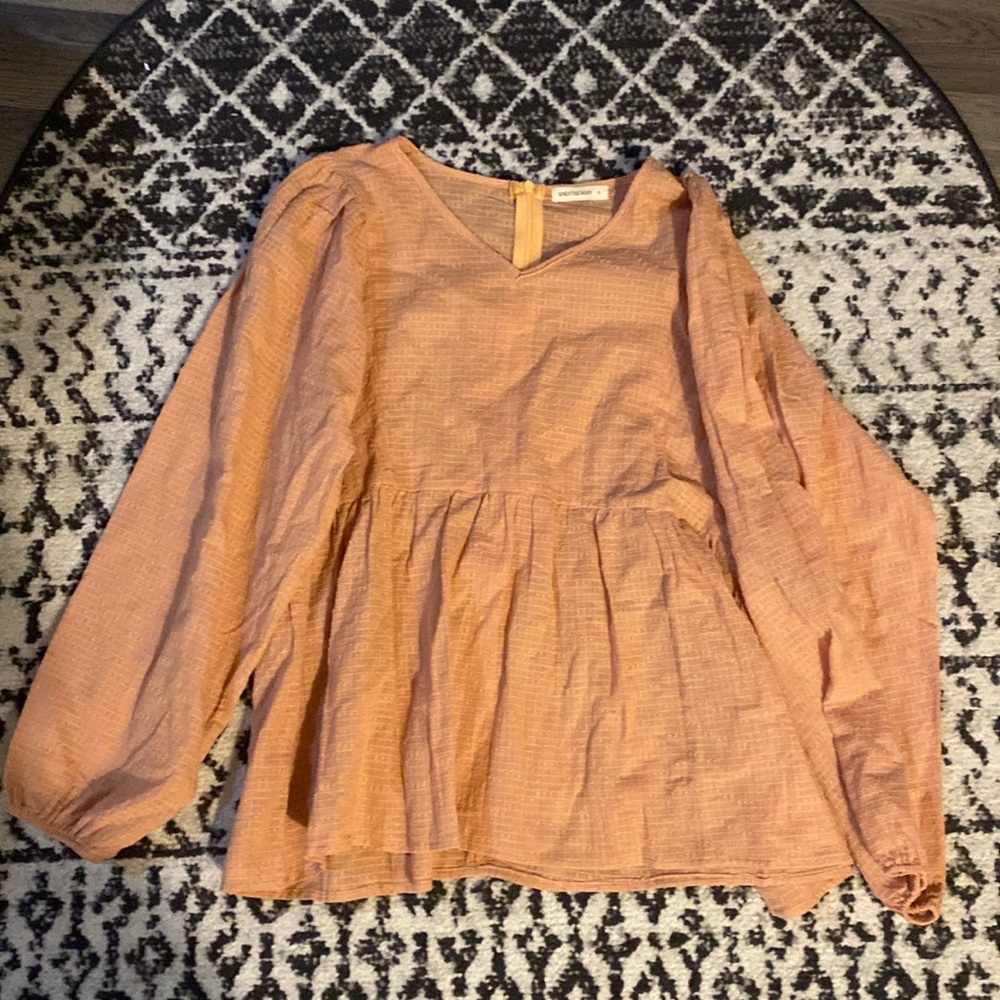 NWOT peach pheasant top